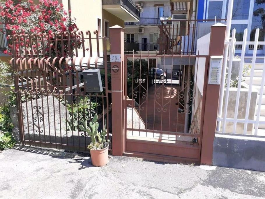 Appartamento Da Nella Giardini-Naxos Zewnętrze zdjęcie